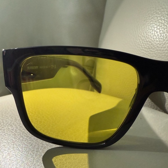 Burberry Men's Glasses with Black Frame and Yellow Lenses - Picture 12 of 14